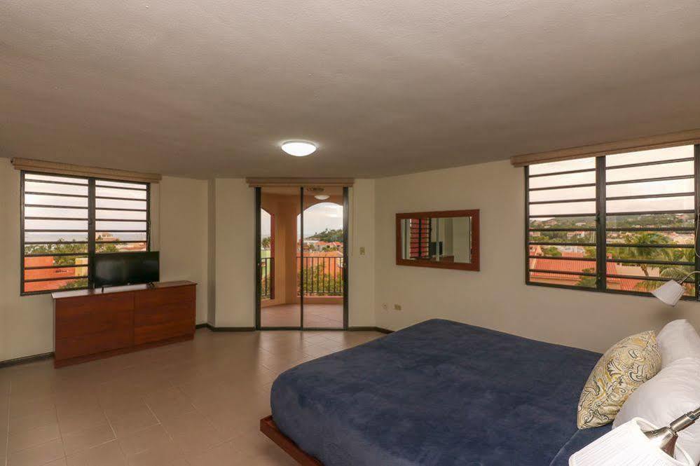 The Plaza Suites Humacao Buitenkant foto