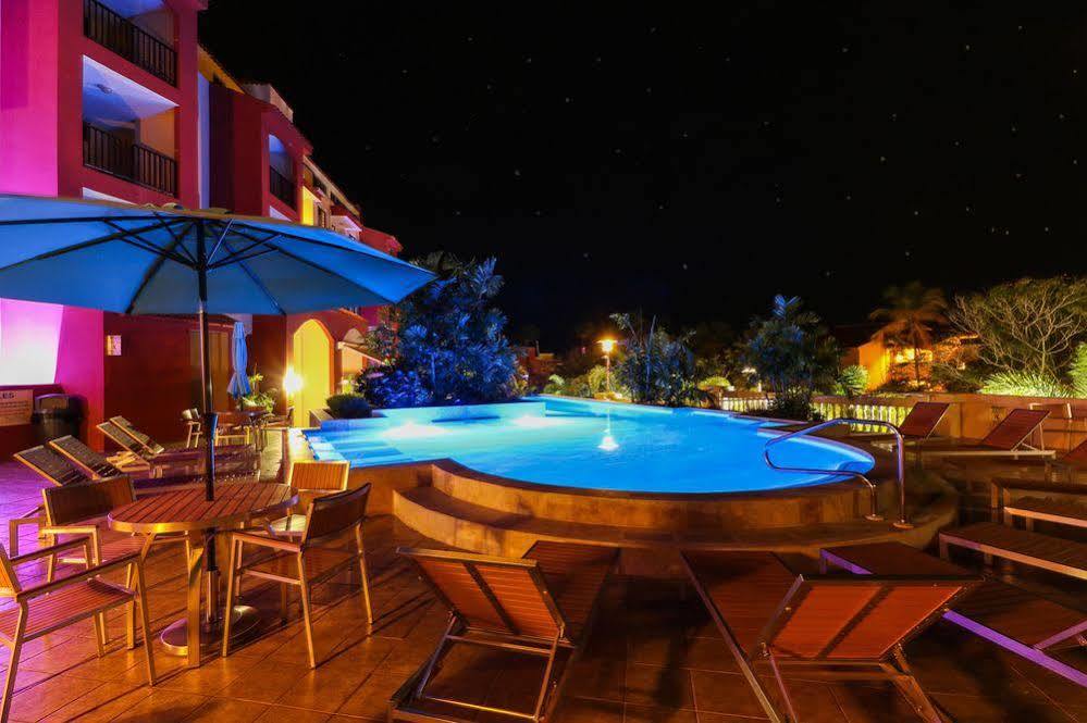The Plaza Suites Humacao Buitenkant foto