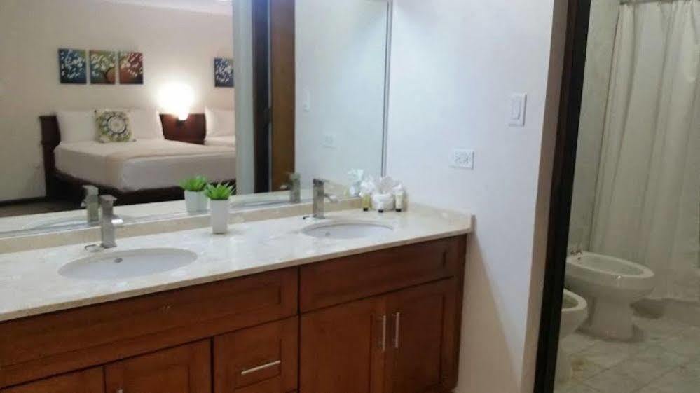 The Plaza Suites Humacao Buitenkant foto